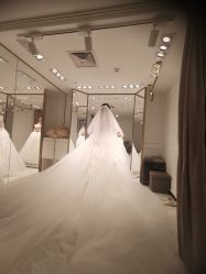 点击看大图 -GRACE KELLY婚纱与礼服(北京店)