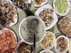 -三亚火车头万人海鲜广场