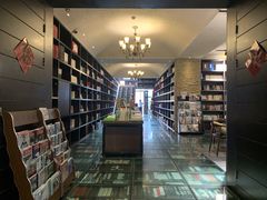 -钟书阁(松江泰晤士小镇店)