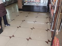 -红宝石·鲜奶小方·海派西点房(金杨店)