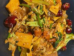 -风光老灶麻辣香锅(大成路翠微百货店)