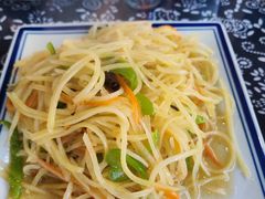 -八两八金·莱芜特色炒鸡(市南漳浦路店)