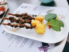 串烧牛肉配菠萝-蔡澜Pho·越南粉餐厅(海上世界店)
