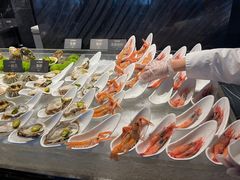 -雍容荟帝王蟹活龙虾展台自助(IFS黑金店)