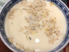 -赵记传承特色牛奶甜品(泉城广场店)