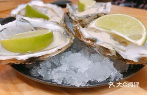 Sashimi Pearl Oyster