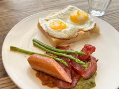 -Common Table · Brunch & Coffee