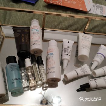 领了好多东西，嘻嘻，跑了江北，解放碑和大坪
