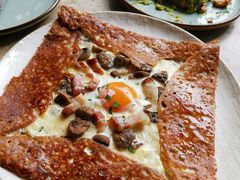 鸡蛋蘑菇熏肉荞麦可丽饼-RAC BAR(安福路店)