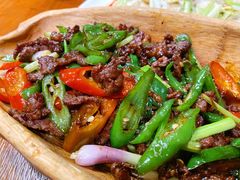 -老滇山寨•云南特色菜•地方菜•民族风情歌舞表演(金碧店)