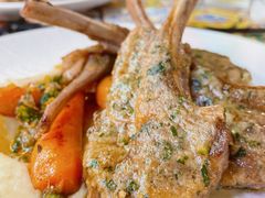 香草烤羊排配土豆泥-LESCEDARS Brasserie Bistro香柏树