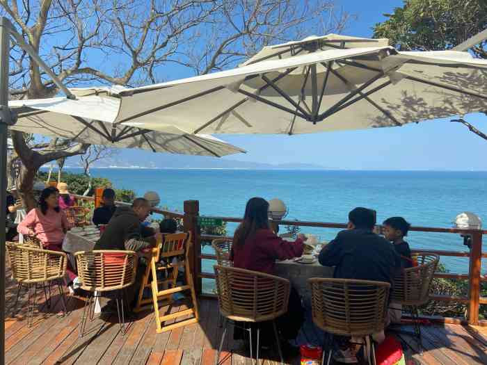 悬崖餐厅-"和朋友冒着烈日去深圳杨梅坑徒步,中午太阳.