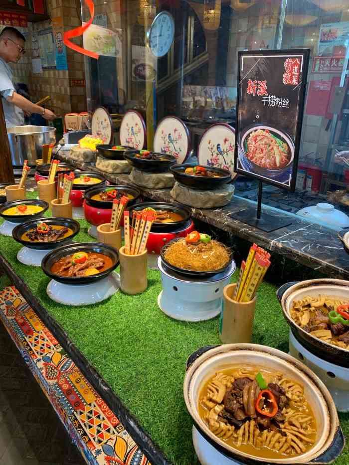 好邻居(江都店)-"第一次来扬州当然要吃当地的特色菜啦,晚上.