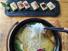 -桥香园过桥米线(国贸店)