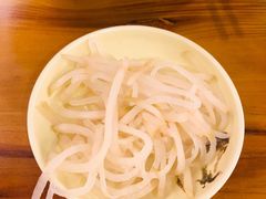 -丽虹云南过桥米线(兴工街店)