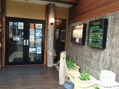-12 Rocks Beach Bar Cafe