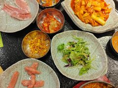 -臻牛烤肉