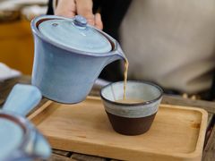 -彳亍咖啡·这里(水湾路店)
