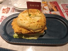 黄金三脆多汁鸡堡-必胜客(吾悦广场店)