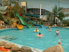 -龙脉温泉室内游泳馆