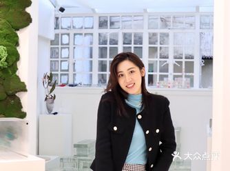 ins纯白风｜藏在玻璃仙境展里的复古纯欲咖啡馆