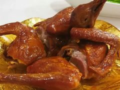 脆皮乳鸽-汉通东林海鲜大酒店(鼓楼孝闻街店)