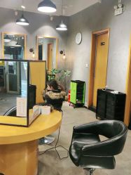 -时尚殿堂明星门店