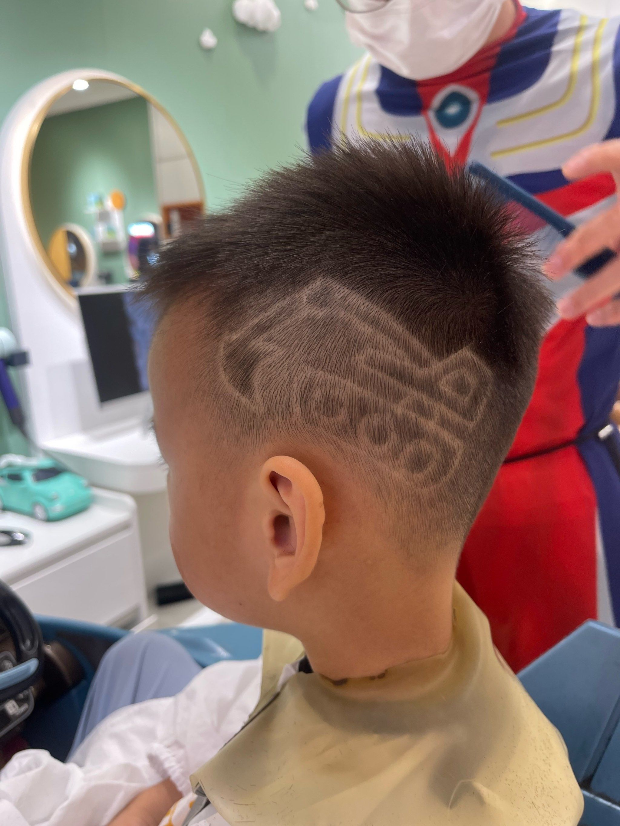 n一起赴约夏天吧?\\n「meng baby·萌宝贝儿童理发