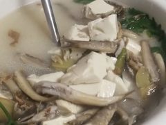 泥鳅豆腐芫西汤-醉贤居