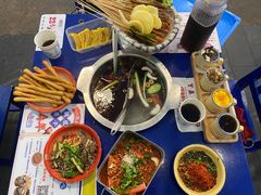 -马路边边串串香(苗栗路店)