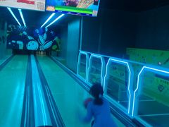 -世代星球·保龄球·镭战真人CS·团建(杨浦店)