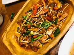 -老滇山寨•云南特色菜•地方菜•民族风情歌舞表演(金碧店)