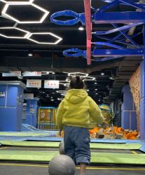 -反弹蹦床公园(南坪万达店)