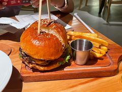 -三勾JJJ Burger&Coffee(梅溪湖店)