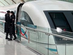 -龙阳路磁悬浮列车总站-停车场