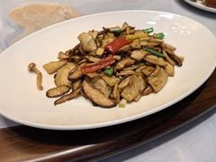 -伊和园清真餐饮
