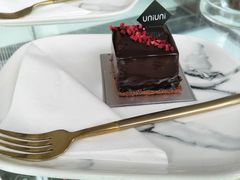 -UNI UNI(环亚凯瑟琳店)