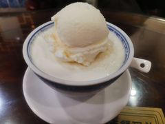 双皮奶加雪糕-仁信老铺甜品(北京路店)