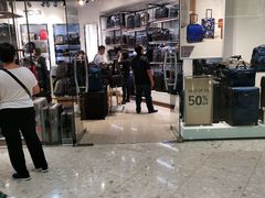 -东荟城名店仓