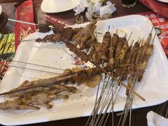 -三个大叔烤羊肉串·歌手驻唱·碳烤鲜肉(西三旗店)