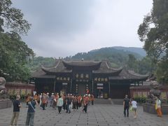 -峨眉山报国寺