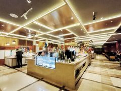 自助取餐区-大中华希尔顿酒店-念自助餐·嗨啤·小龙虾