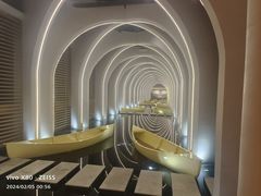 -涨巢·潮玩水疗局