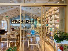 -猫的天空之城概念书店(束河店)