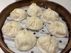 鲜肉小笼包-馋三尺蟹粉小笼(人民广场店)