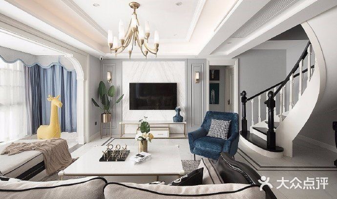 柔和色调的冰川灰色作为墙面的背景，没有那么冷峻的感觉