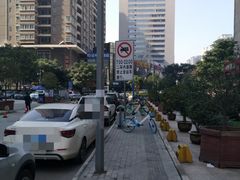 -牛一嘴·兰州牛肉面·大盘鸡(财富中心店)