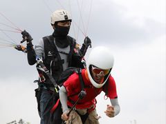 -趣飞飞黑麋峰国际滑翔伞基地