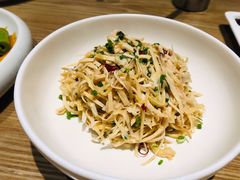 香葱拌笋衣-小大董·烤鸭(凤凰汇店)