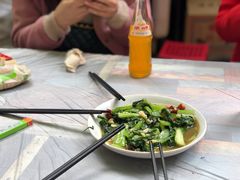 青菜炒蘑菇-瑜瑜饭馆